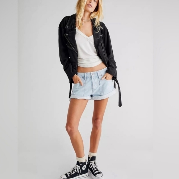 Free People | Denim Blue Jean Light We The Free Beginner's Luck Slouch Shorts - Picture 5 of 11